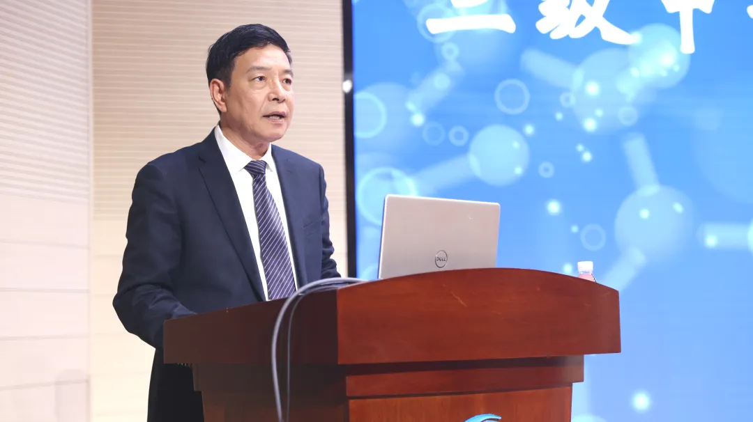 王強(qiáng)做動(dòng)員講話。重慶西區(qū)醫(yī)院供圖