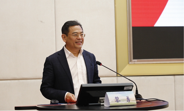 市人力社保局黨組書記、局長(zhǎng)黎勇出席開班儀式并講話。重慶市人力資源開發(fā)服務(wù)中心供圖