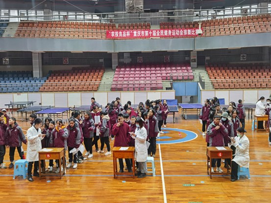 視力篩查進(jìn)校園。重慶何氏眼科供圖