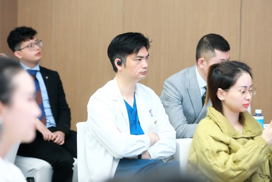 會議現(xiàn)場。重慶銅雀臺整形外科醫(yī)院供圖