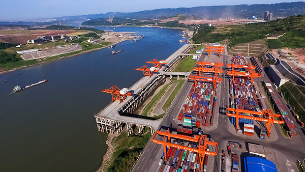 重慶農(nóng)商行支持的重慶果園港一角。重慶農(nóng)商行供圖