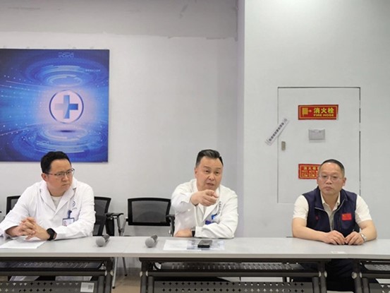 劉筑發(fā)言。重慶道格骨科醫(yī)院供圖