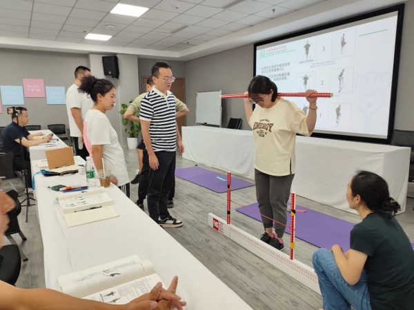 培訓(xùn)實操現(xiàn)場。重慶道格骨科醫(yī)院供圖