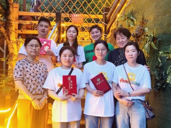 優(yōu)秀護(hù)士表彰。重慶小米熊兒童醫(yī)院供圖