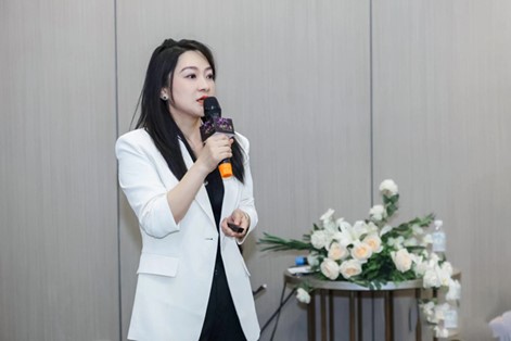 任瑞馨在會上分享。重慶星榮整形外科醫(yī)院供圖