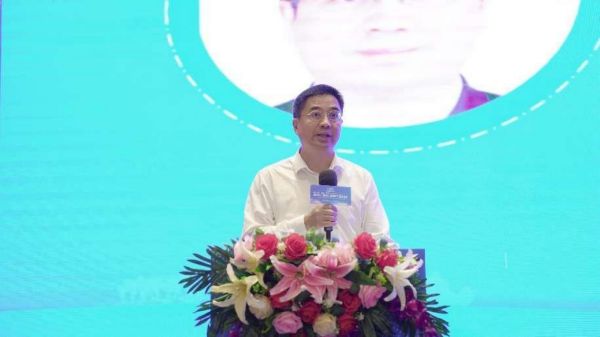重慶市委教育工委書記、市教委主任劉宴兵講話。重慶市教育評(píng)估院供圖