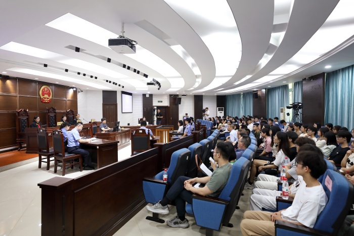 案件審理現(xiàn)場。重慶市第五中級(jí)人民法院供圖
