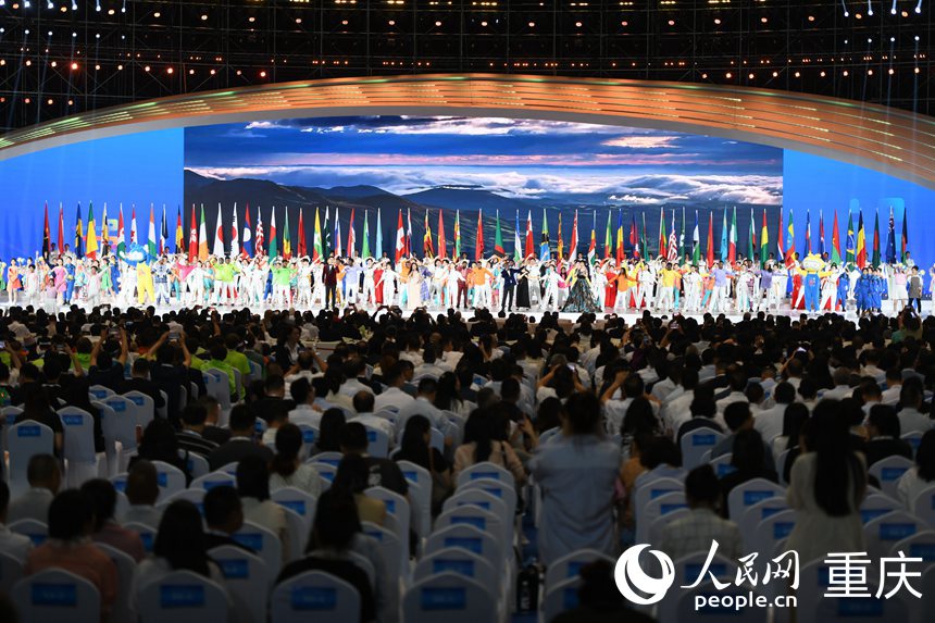 6月24日晚，第二屆“一帶一路”國際技能大賽開幕式在重慶國際博覽中心舉行。人民網(wǎng)記者 胡虹攝
