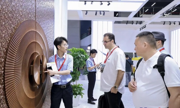 中國建博會美心展區(qū)，展會首日企業(yè)拿下超千萬元訂單（企業(yè)供圖）