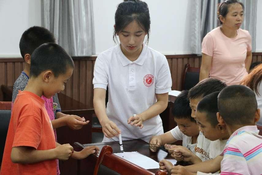 “神筆馬良”活動過程。張婉婷攝