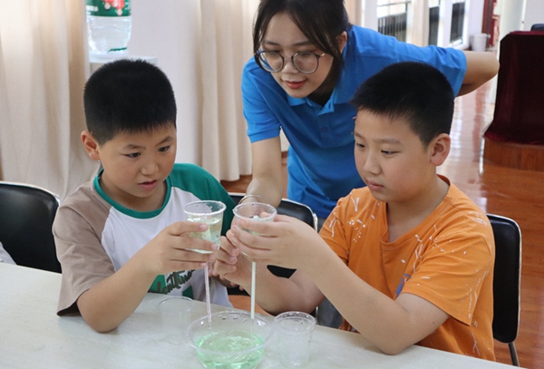 科學(xué)實(shí)驗(yàn)探究課程現(xiàn)場(chǎng)。主辦方供圖