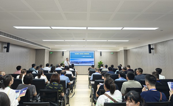考察團(tuán)來到重慶醫(yī)科大學(xué)附屬第三醫(yī)院參觀交流。主辦方供圖