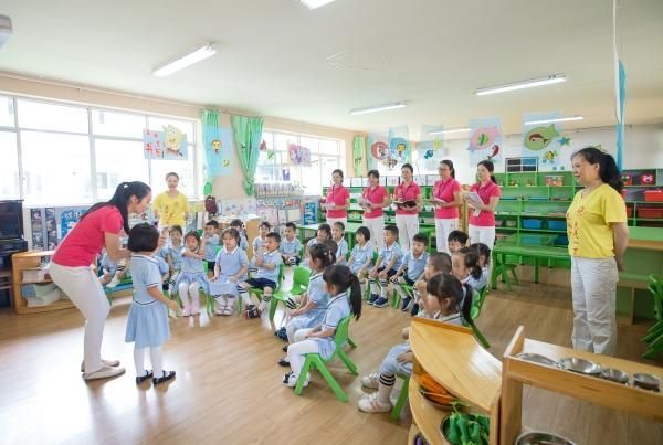 教師學(xué)習(xí)成長(zhǎng)。重慶市南川區(qū)示范幼兒園供圖