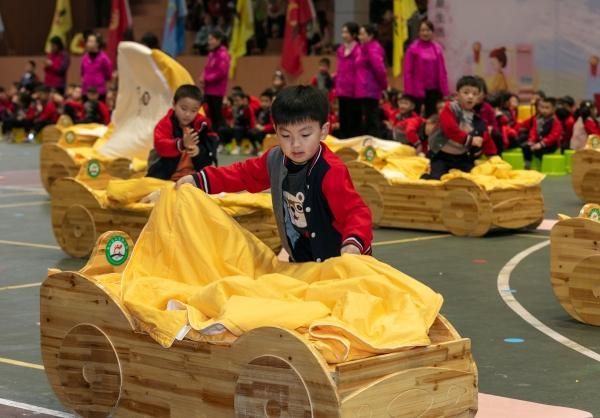 生活育人。重慶市南川區(qū)示范幼兒園供圖