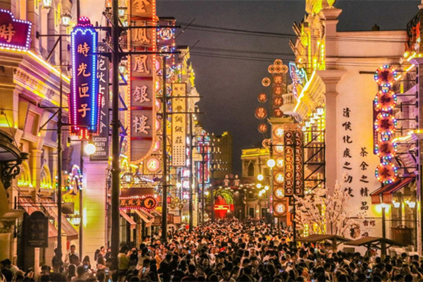 白象街。白象街景區(qū)供圖