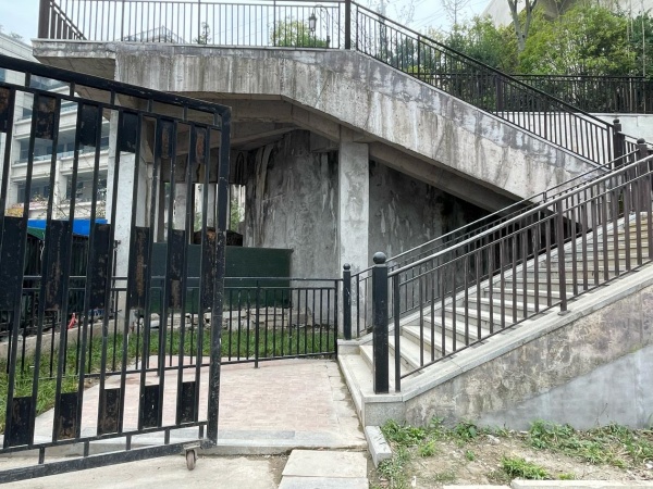 健身步道被收廢品長期占用，整治后效果。荔枝街道供圖