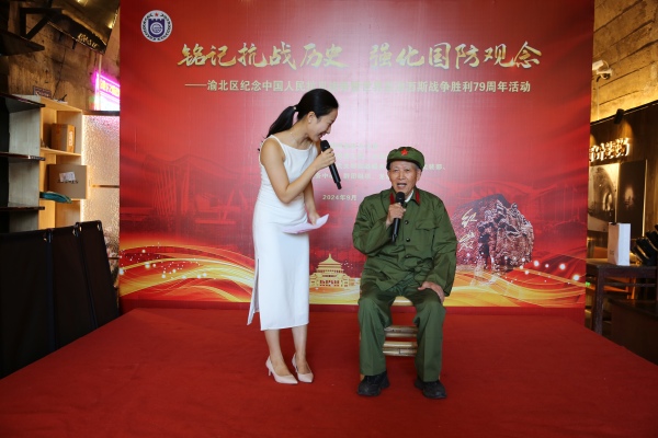 老兵講述自己參與對越自衛(wèi)反擊戰(zhàn)的經(jīng)歷。渝北區(qū)融媒體中心供圖