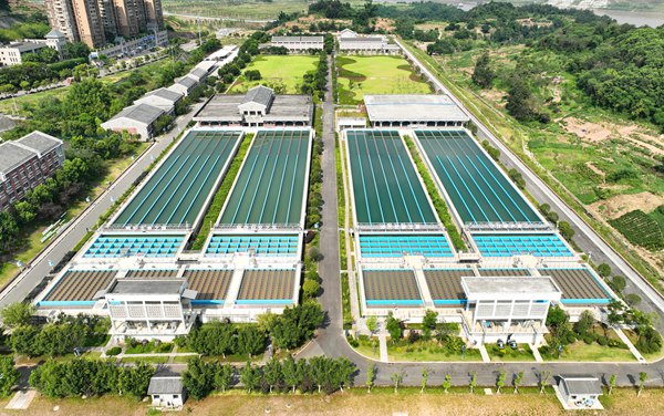兩江新區(qū)，二期工程竣工投運后的魚嘴水廠。重慶水務(wù)集團供圖