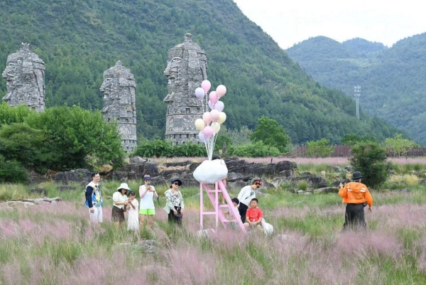 疊石花谷。酉陽(yáng)旅投供圖
