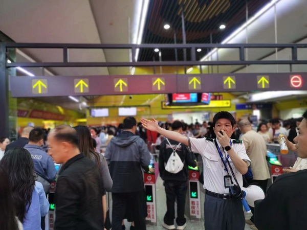 保障國慶假期出行。重慶交通開投集團(tuán)供圖