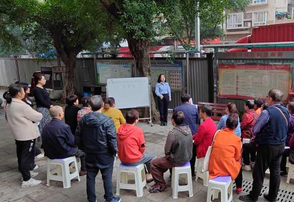反詐宣傳現場。南岸區(qū)公安分局供圖