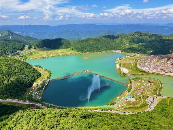 南天湖風(fēng)景如畫。楊森攝