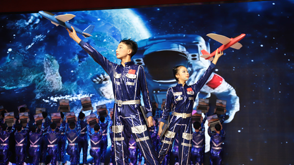 勞動(dòng)、科學(xué)教育匯演。重慶市萬(wàn)盛經(jīng)開區(qū)教育局供圖