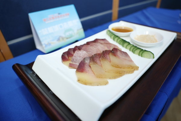 老臘肉十道菜之一?，F(xiàn)場農(nóng)產(chǎn)品推介。主辦方供圖