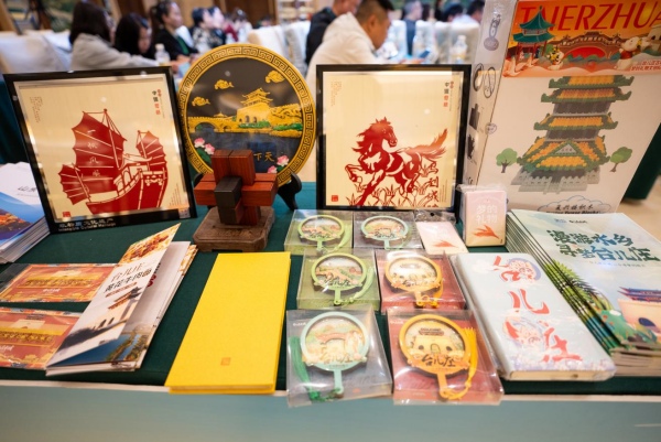 棗莊市特色產(chǎn)品展示。楊曉容攝