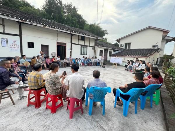 7月3日，靜觀夜話第三期在素心村李家灣舉辦。西南大學(xué)鄉(xiāng)村振興戰(zhàn)略研究院供圖