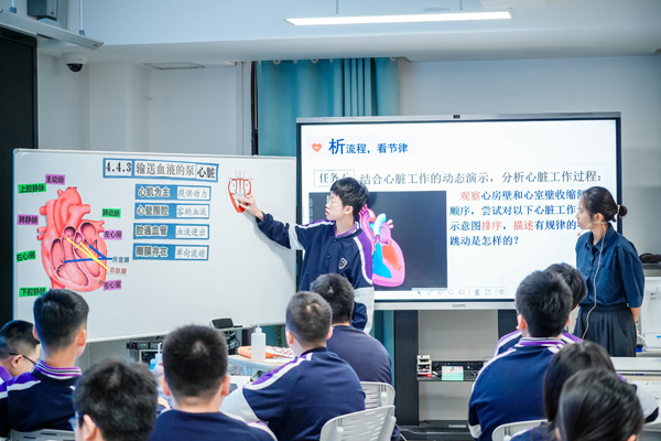 新課堂教學(xué)工作坊中學(xué)專(zhuān)場(chǎng)初中生物學(xué)課堂現(xiàn)場(chǎng)。巴蜀小學(xué)供圖