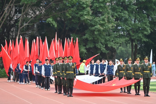 運(yùn)動會開幕式現(xiàn)場。大渡口教委供圖