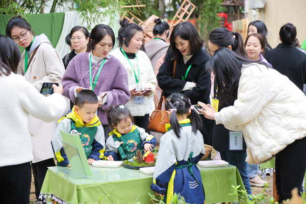 游戲成果現場展示。西南大學實驗幼兒園供圖