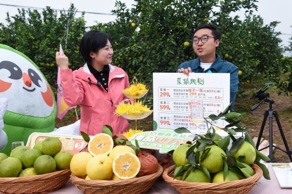 直播助農(nóng)活動(dòng)。江津區(qū)委宣傳部供圖