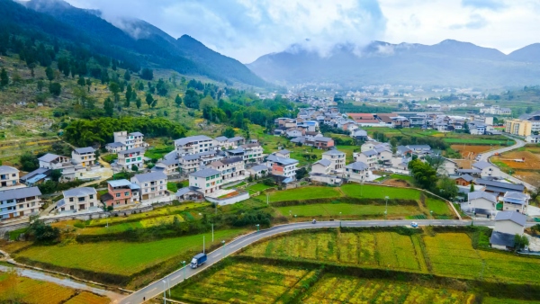 包鸞鎮(zhèn)和美鄉(xiāng)村。豐都縣住建委供圖