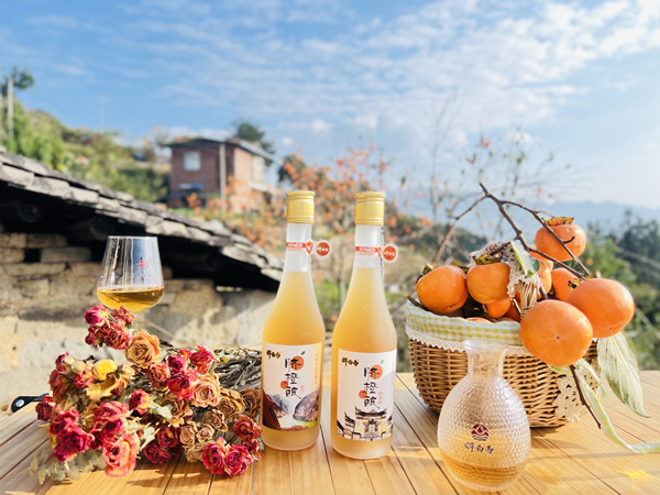 重慶夔鳳酒業(yè)有限公司的果酒產(chǎn)品“臍橙釀”。受訪者供圖