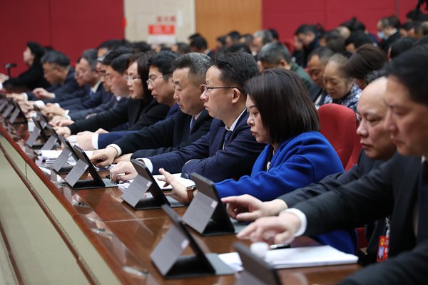 該區(qū)人大代表票決區(qū)級重點民生實事。沙坪壩區(qū)融媒體中心供圖