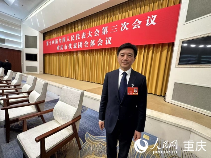 全國人大代表、重慶市豐都縣委書記張國忠。人民網(wǎng)記者 劉政寧攝