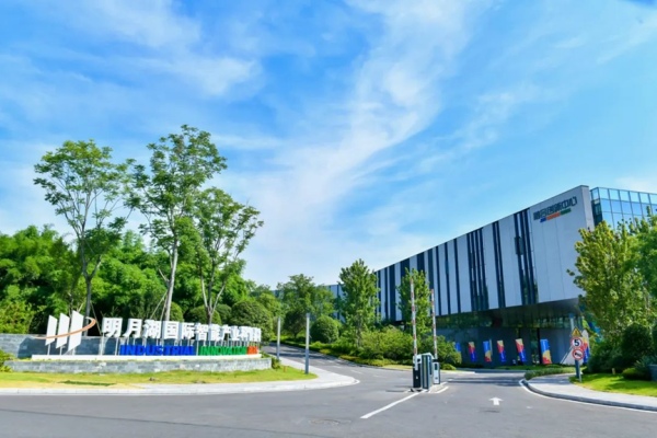 明月湖美景。兩江協(xié)同創(chuàng)新區(qū)供圖
