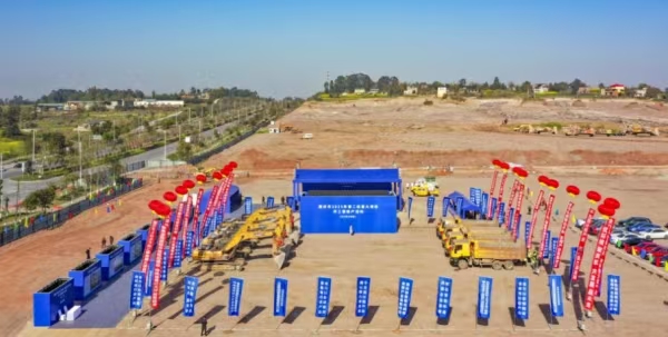 重慶市2025年第二批重大項目開工暨投產(chǎn)活動永川區(qū)分現(xiàn)場。陳安鑫攝