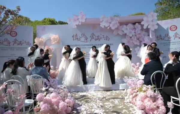 集體婚禮現(xiàn)場。邵婧攝