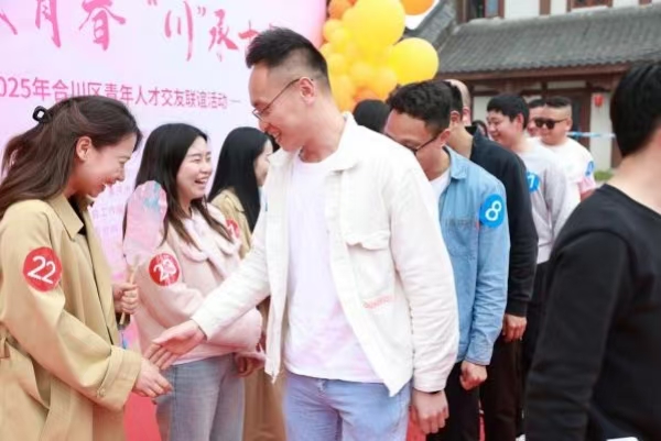 男女嘉賓互動(dòng)環(huán)節(jié)。劉純成攝