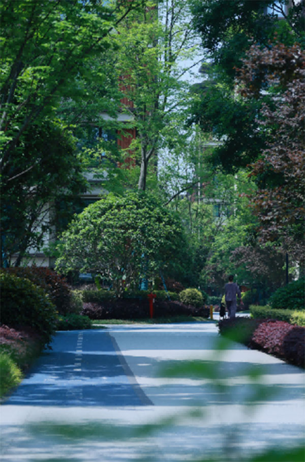 招商社區(qū)春日美景。招商積余重慶公司供圖