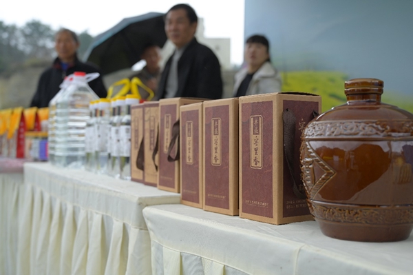 豐盛窖里香白酒 丁新攝