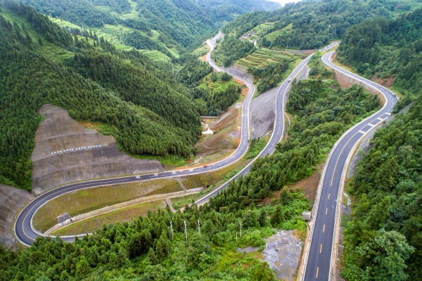 泔溪到車田的公路。酉陽縣委宣傳部供圖