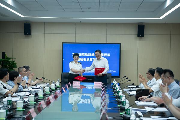 工作現(xiàn)場(chǎng)。李坤倫攝