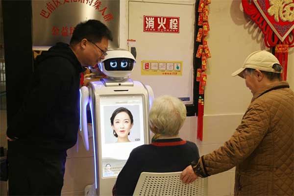 馬上消費(fèi)智慧養(yǎng)老情感陪護(hù)機(jī)器人。馬上消費(fèi)供圖
