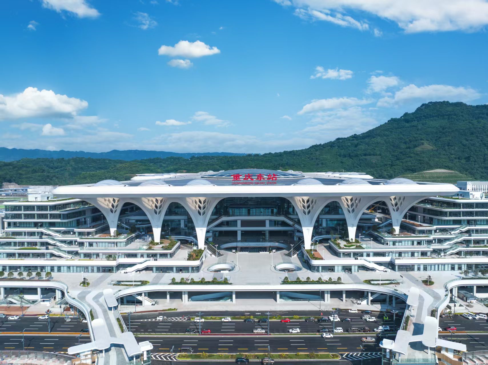 俯瞰重慶東站。唐安冰攝