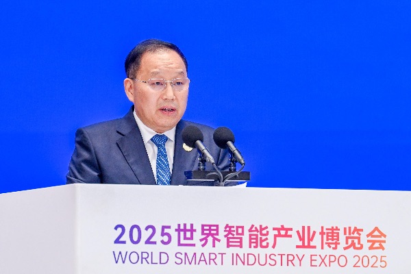 張興海作主題演講。主辦方供圖