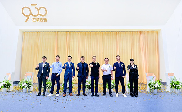 江岸天街開業(yè)現場。龍湖商業(yè)供圖